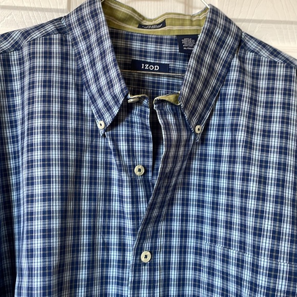 NWOT Mens Izod no iron size xl button down shirt. Blue checked pattern. - Picture 3 of 8